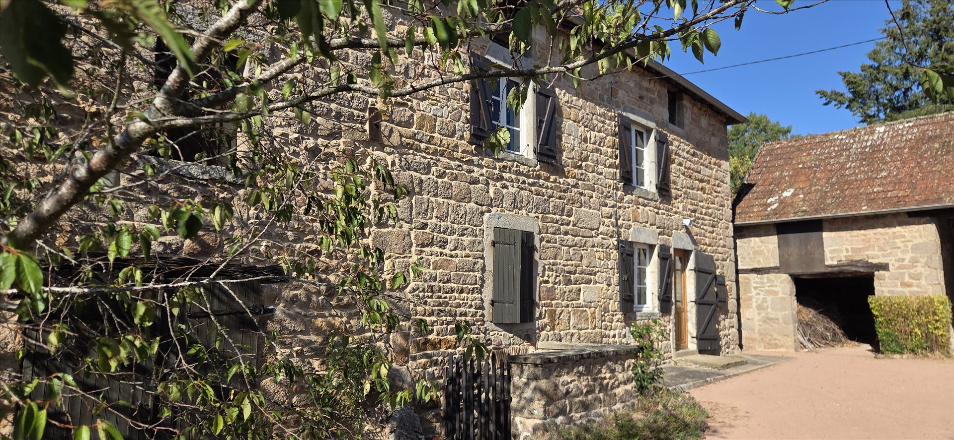 Maison 5 pièces 127 m² · à Suin · 127 m² · 199 000 €