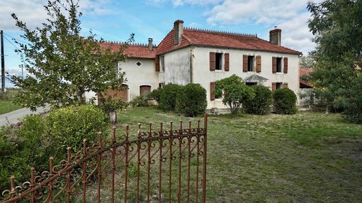 Maison 7 pièces 188 m² · à Sorbets · 188 m² · 89 000 €