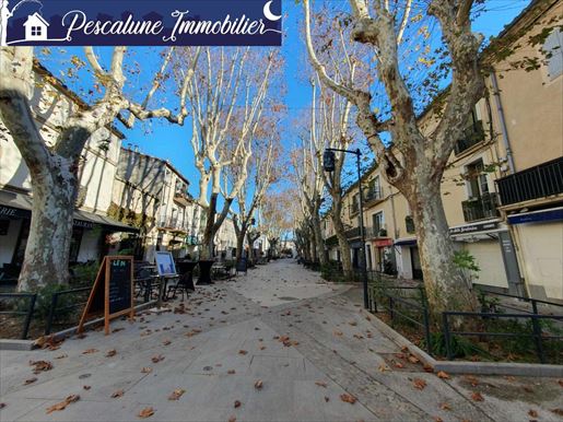 Fonds De Commerce A Vendre · à Lunel · 40 m² · 112 000 €