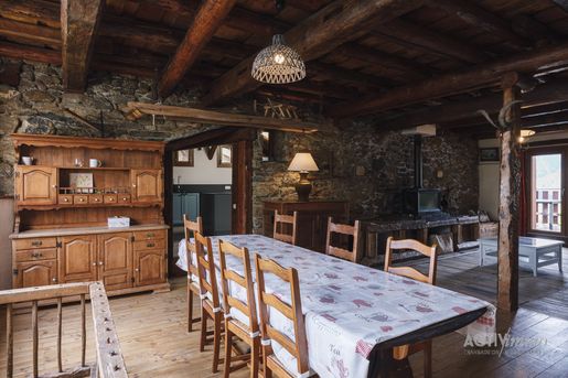 Maison 7 pièces 200 m² · aux Menuires (saint-Martin-de-Belleville) · 200 m² · 535 000 €