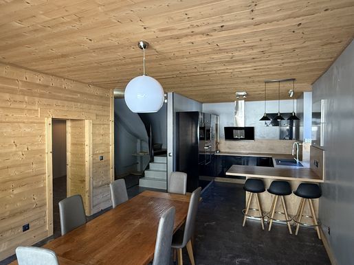 Appartement 4 pièces 121 m² · à Salins-Fontaine · 121 m² · 210 000 €