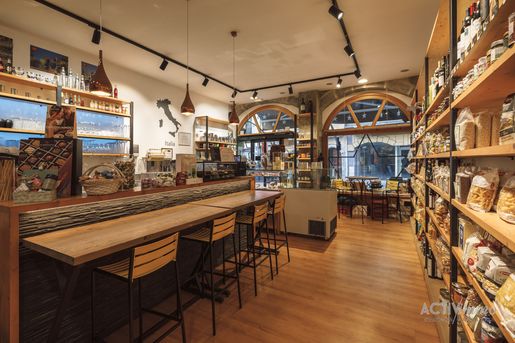 Local commercial 121 m² · à Moûtiers · 121 m² · 215 000 €