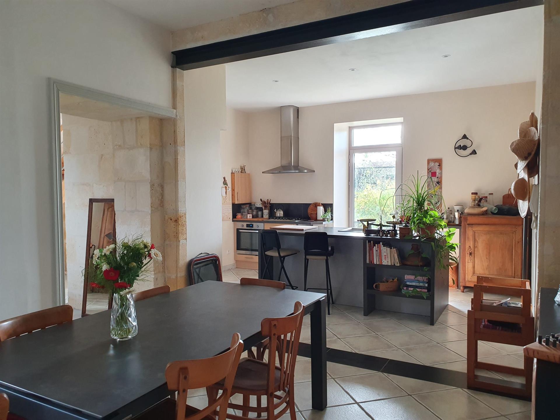 Maison à vendre, 222m², Gémozac