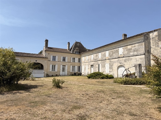 Maison 5 pièces 128 m² · à Pons · 128 m² · 211 000 €