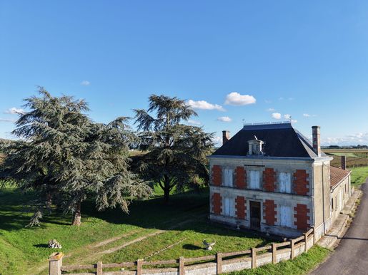 Maison 13 pièces 304 m² · à Cozes · 304 m² · 445 000 €
