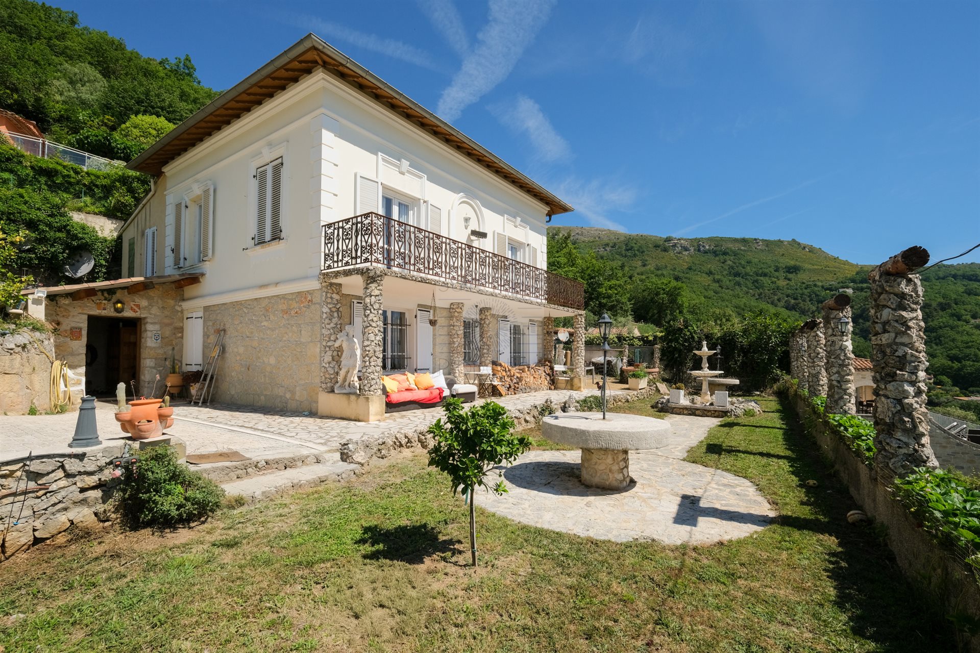 Maison à vendre, 244m², Tourrettes-sur-Loup