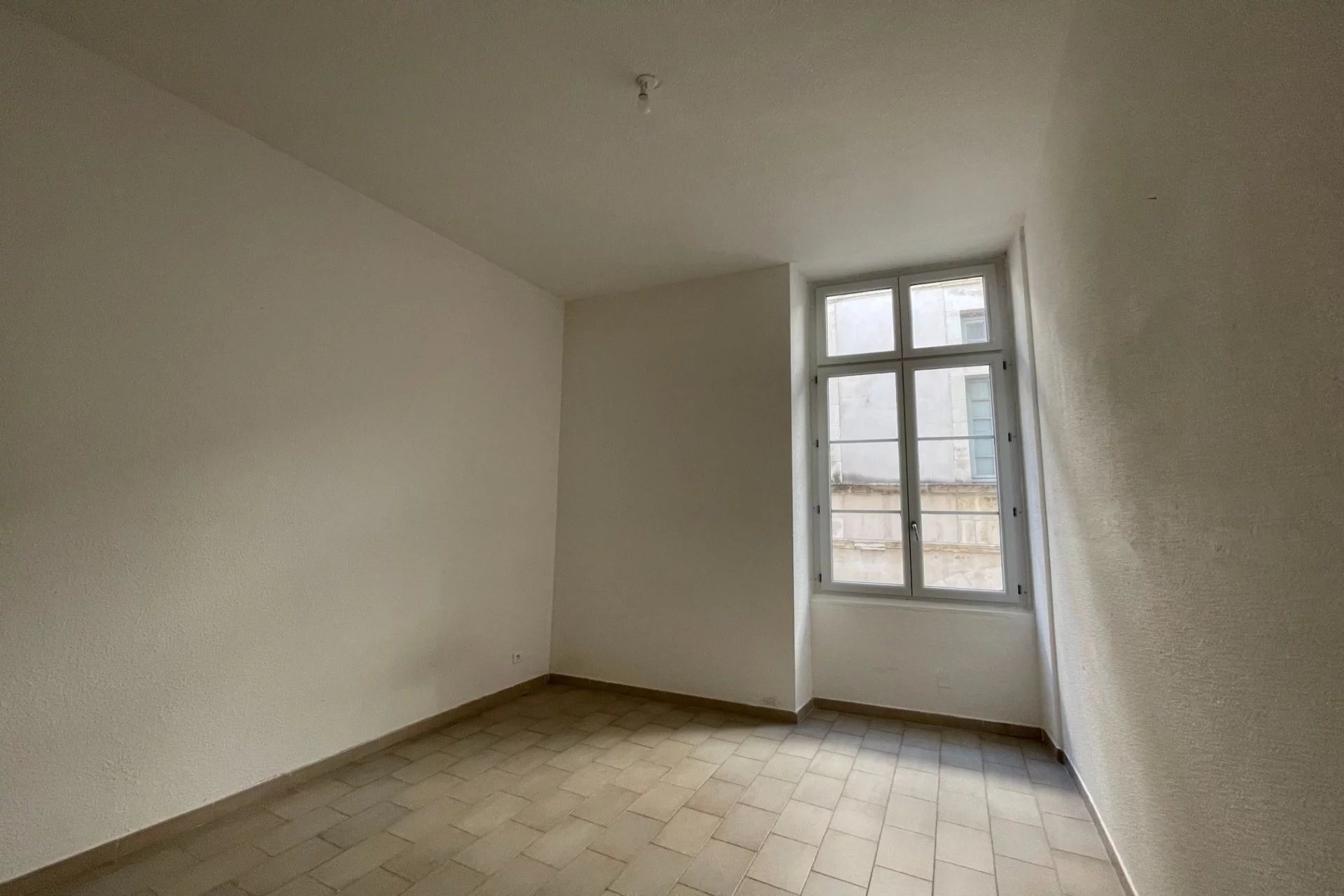 Appartement à louer, 56m², Nîmes