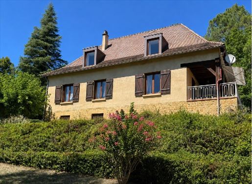 7 pièces 138 m² · à Le Buisson-de-Cadouin · 138 m² · 275 000 €