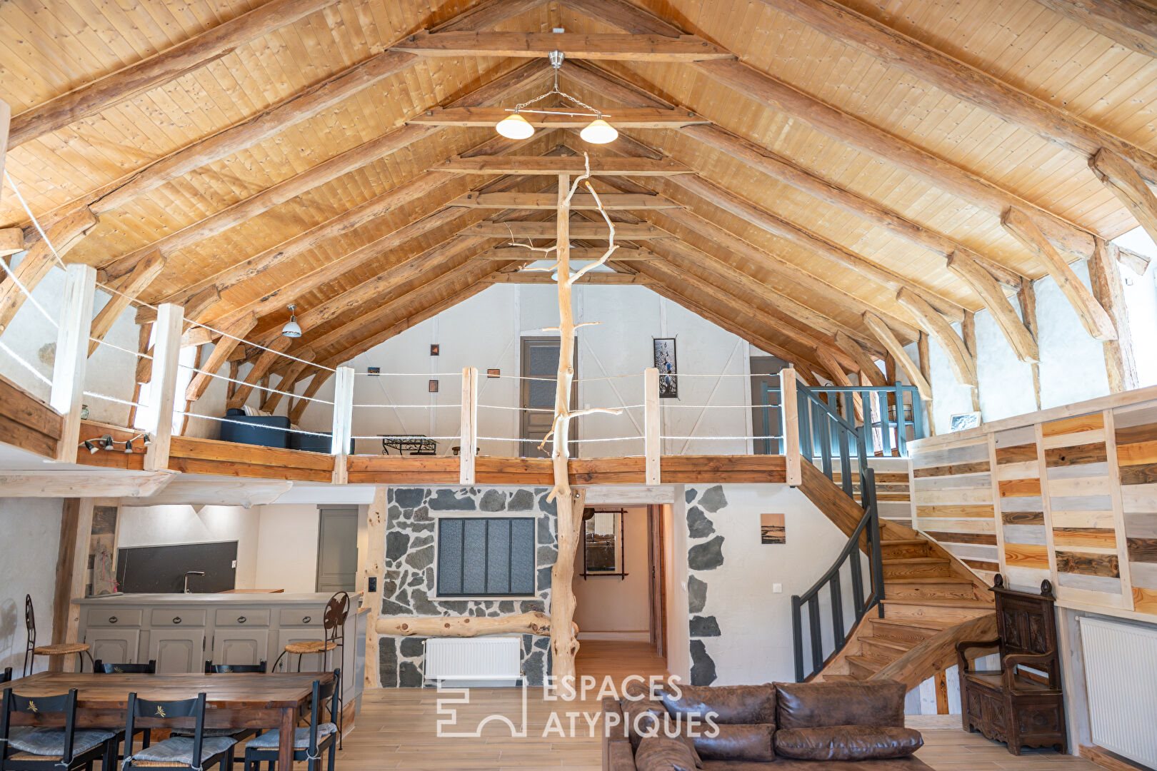 Maison à vendre, 560m², Le Chambon-sur-Lignon
