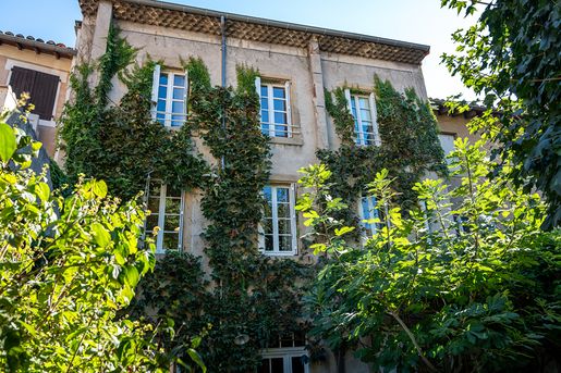 Maison 9 pièces 244 m² · à Tournon-sur-Rhône · 244 m² · 480 000 €