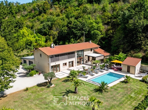 Maison 9 pièces 248 m² · à Romans-sur-Isère · 248 m² · 879 000 €