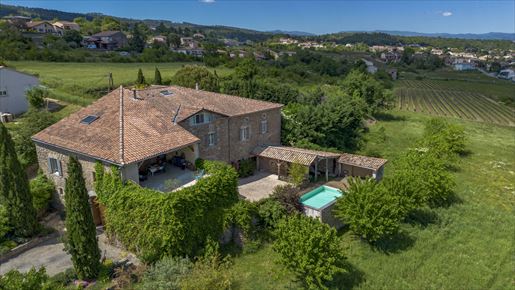 Maison 8 pièces 206 m² · à Aubenas · 206 m² · 460 000 €