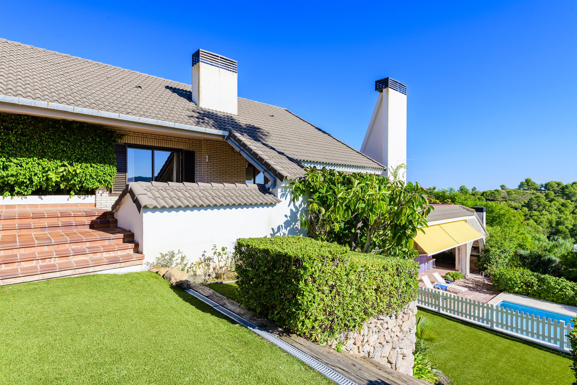 Very spacious property, impeccable, situated in La Coma with spectacular views of the golf... - View 2