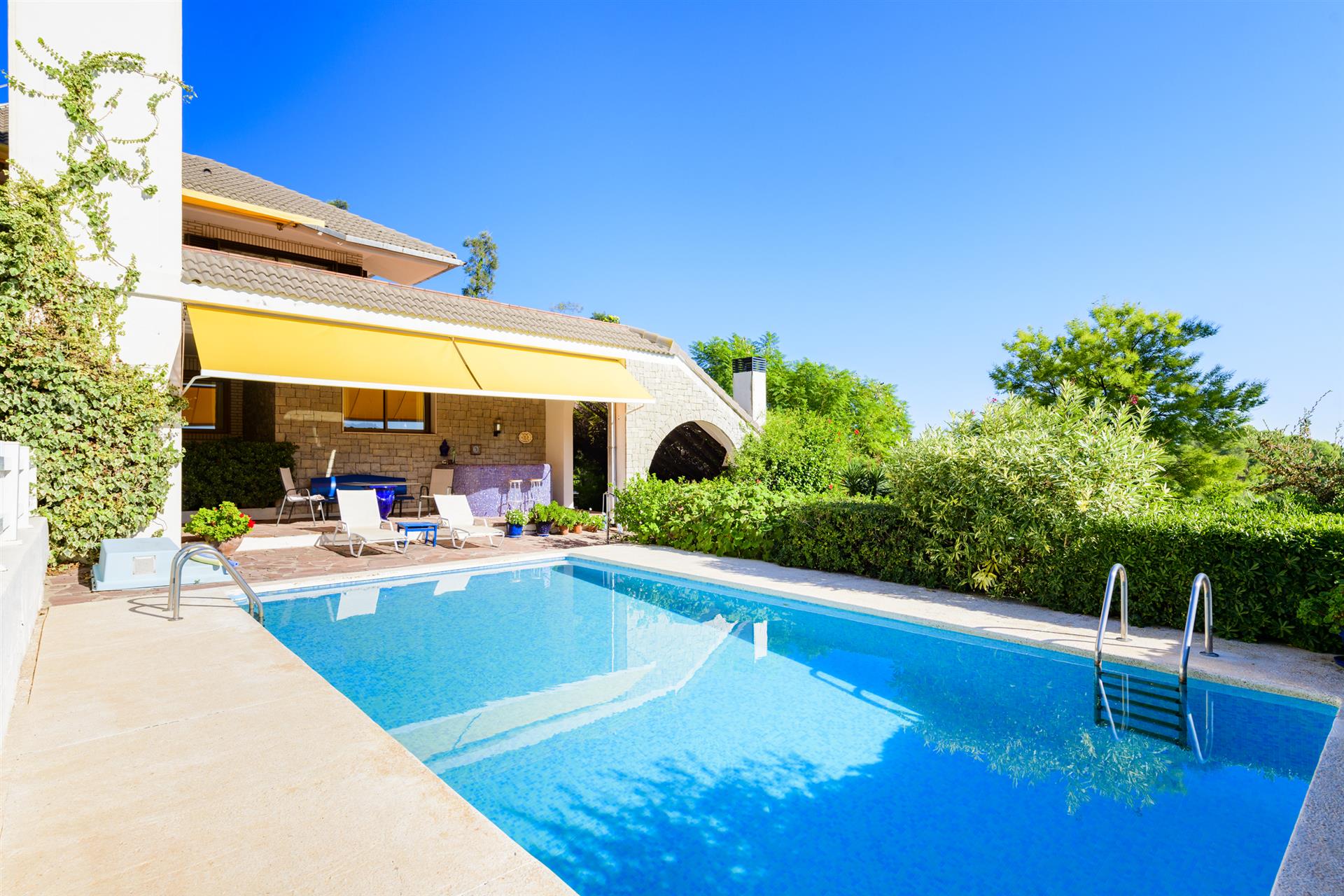 Very spacious property, impeccable, situated in La Coma with spectacular views of the golf... - View 6