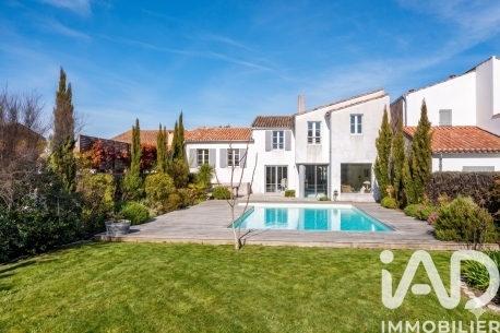 Maison 8 pièces 206 m² · à La Flotte · 206 m² · 1 664 000 €
