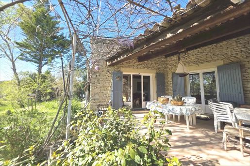 Maison 7 pièces 150 m² · à Gordes · 150 m² · 1 200 000 €