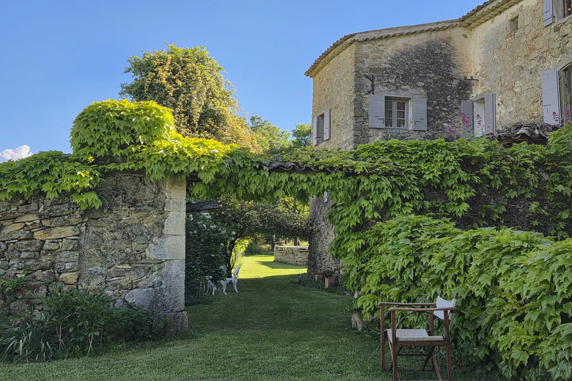 Maison à vendre, 273m², Simiane-la-Rotonde