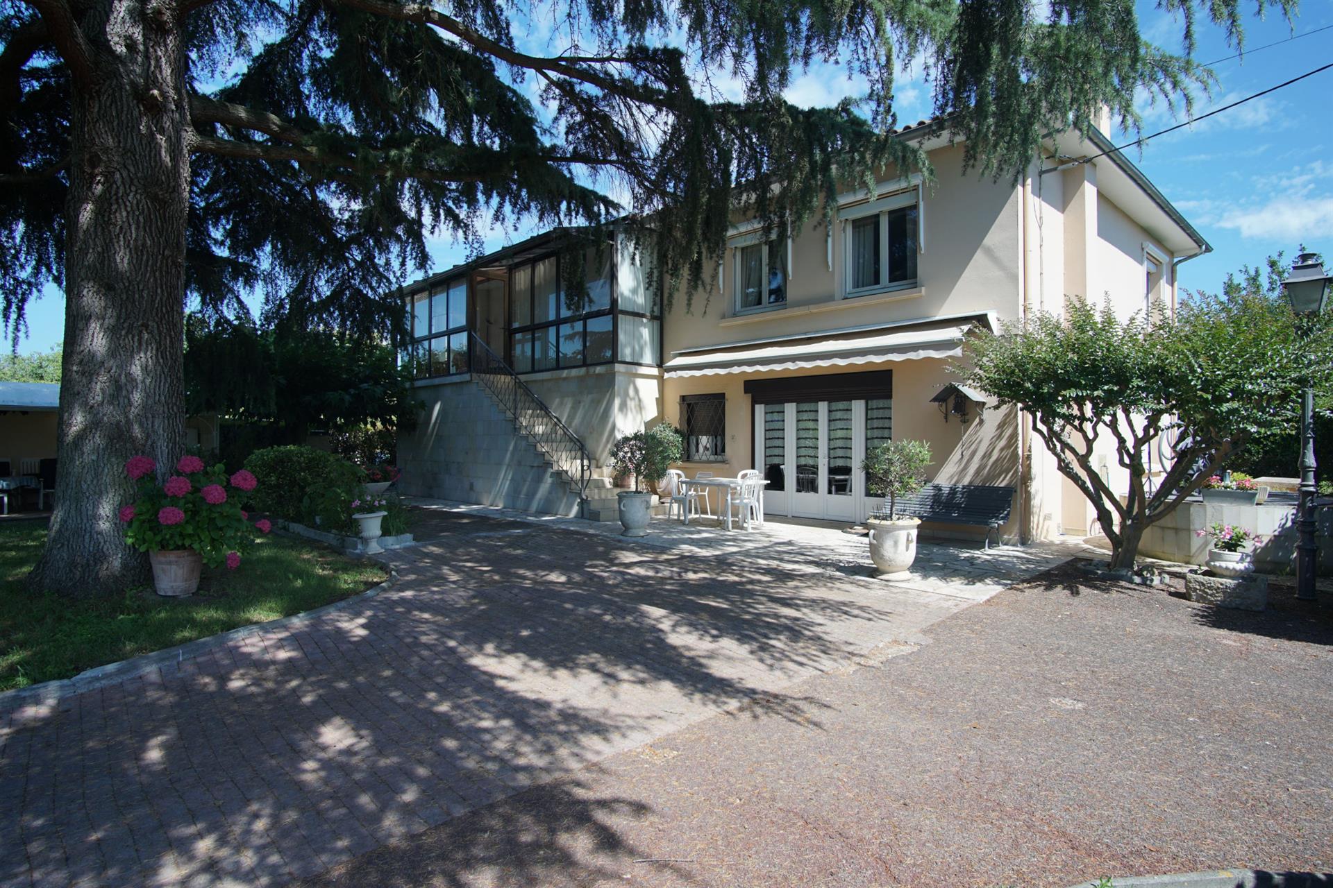 Maison à vendre, 210m², Auch