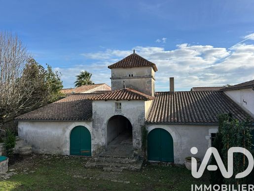Maison 9 pièces 230 m² · à La Flotte · 230 m² · 1 798 000 €