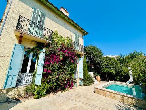 Maison 5 pièces 129 m² · à Antibes · 129 m² · 1 085 000 €
