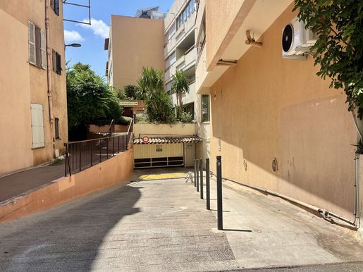 Parking 14 m² · à Antibes · 14 m² · 40 000 €
