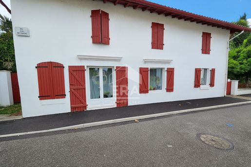 Maison 6 pièces 171 m² · à Urt · 171 m² · 599 700 €