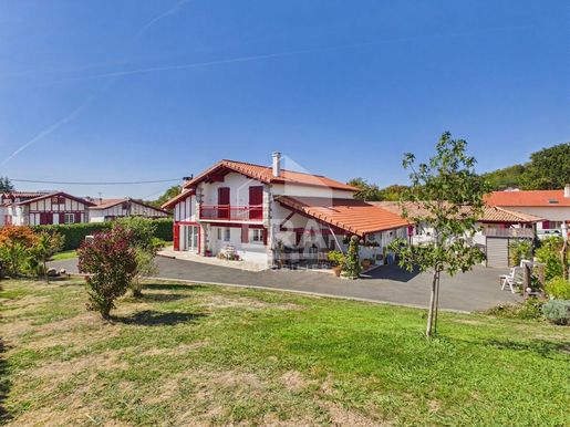 Maison 6 pièces 165 m² · à Halsou · 165 m² · 590 000 €