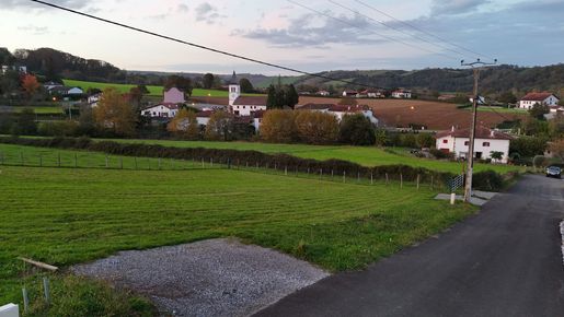 Terrain 810 m² · à Saint-Palais · 125 000 €