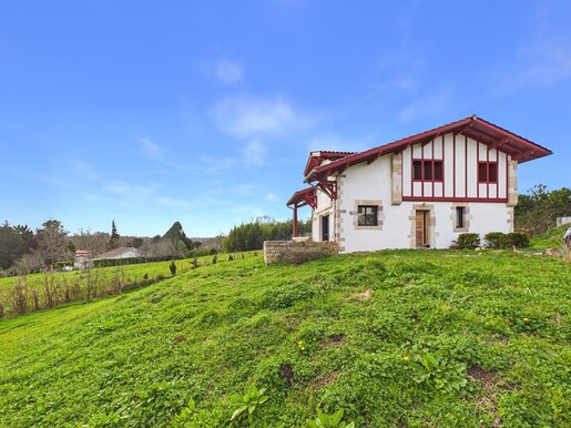 Maison 5 pièces 170 m² · à Halsou · 170 m² · 669 000 €