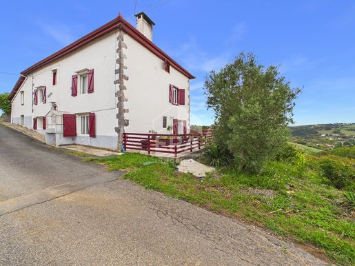 Maison 6 pièces 200 m² · à Hasparren · 200 m² · 466 000 €