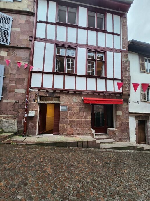 Maison 7 pièces 194 m² · à Saint-Jean-Pied-de-Port · 194 m² · 498 200 €