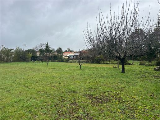 Terrain 300 m² · à Chaillevette · 300 m² · 60 000 €