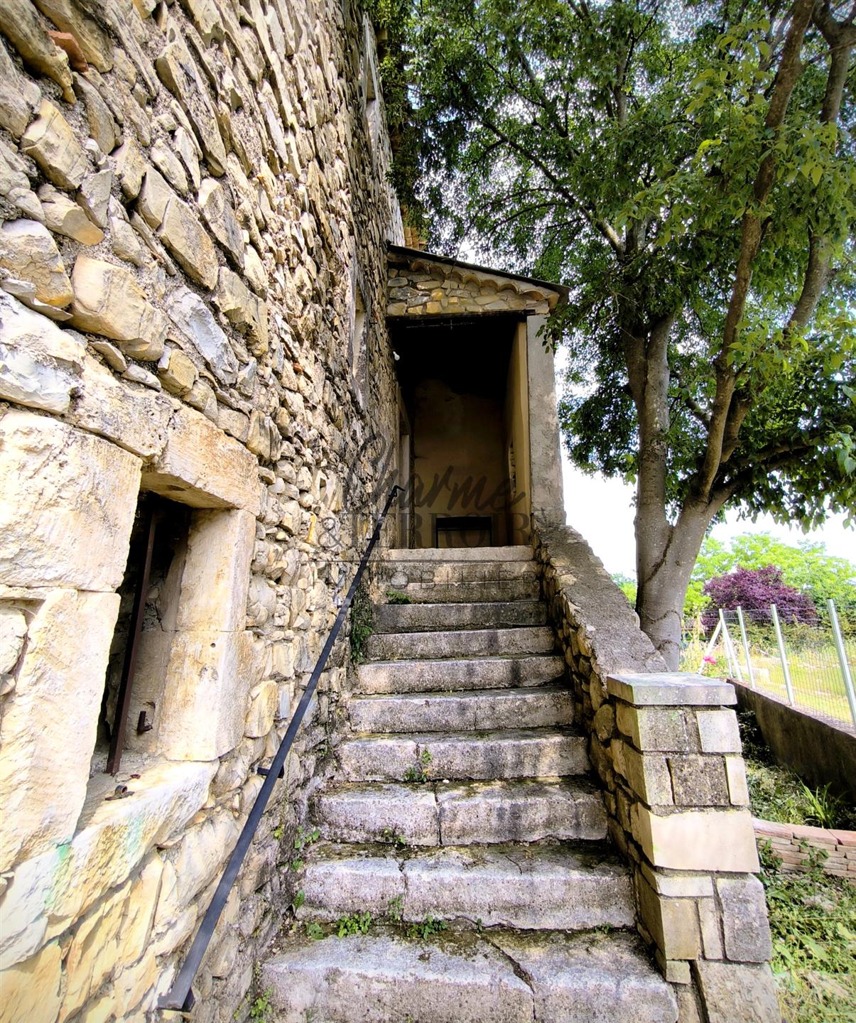Maison à vendre, 180m², Lussan