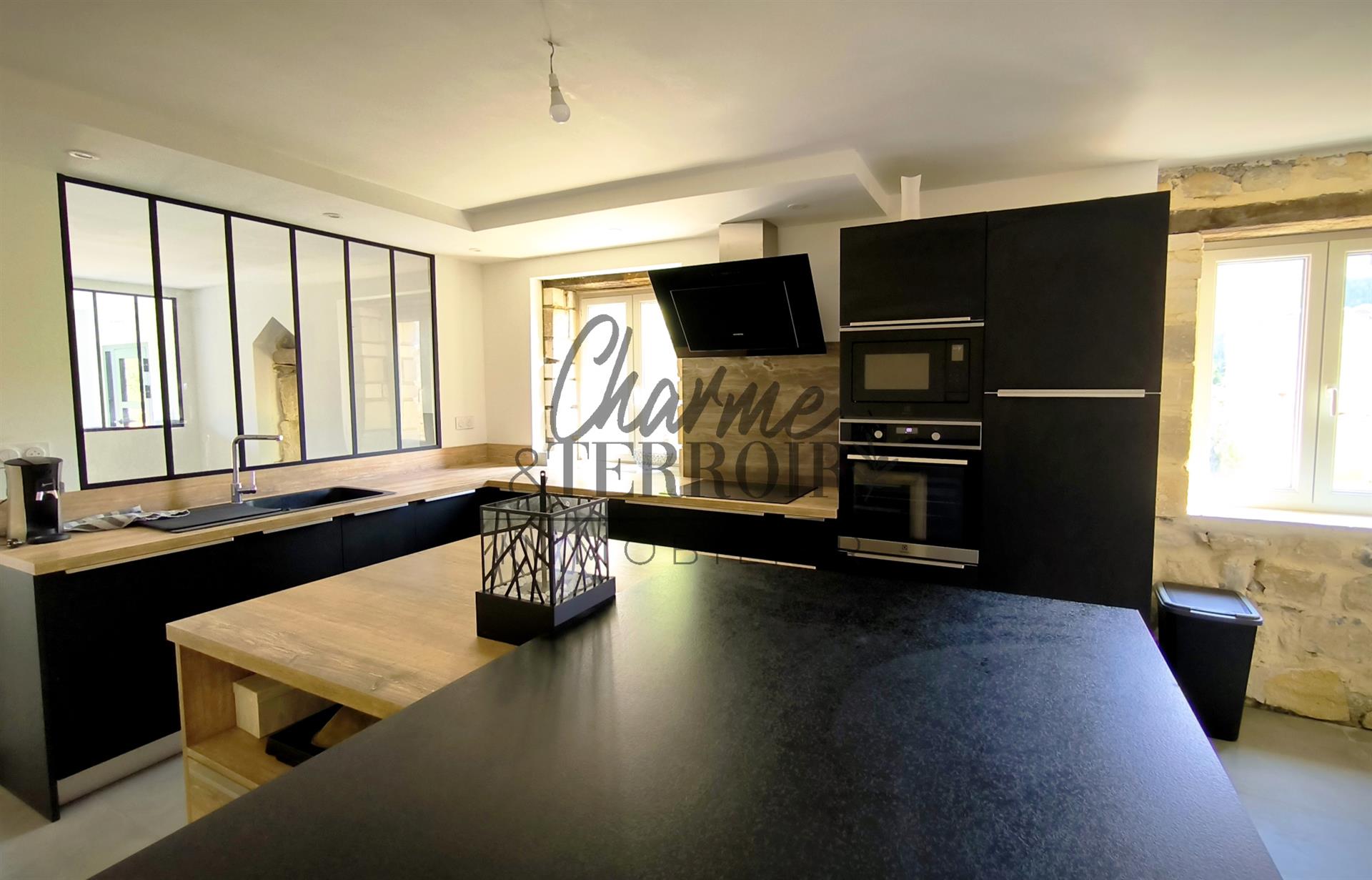 Maison à vendre, 180m², Lussan