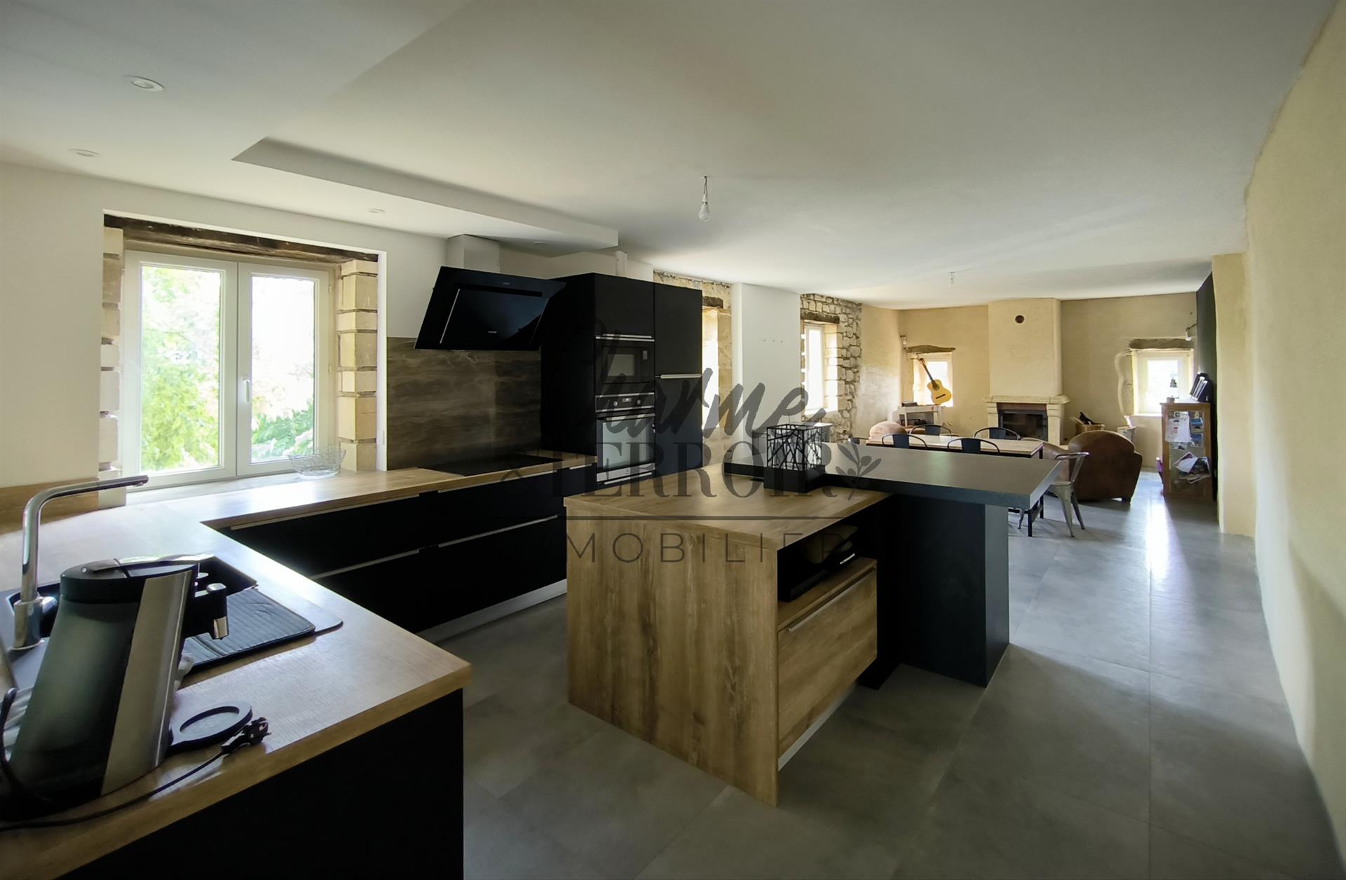 Maison à vendre, 180m², Lussan