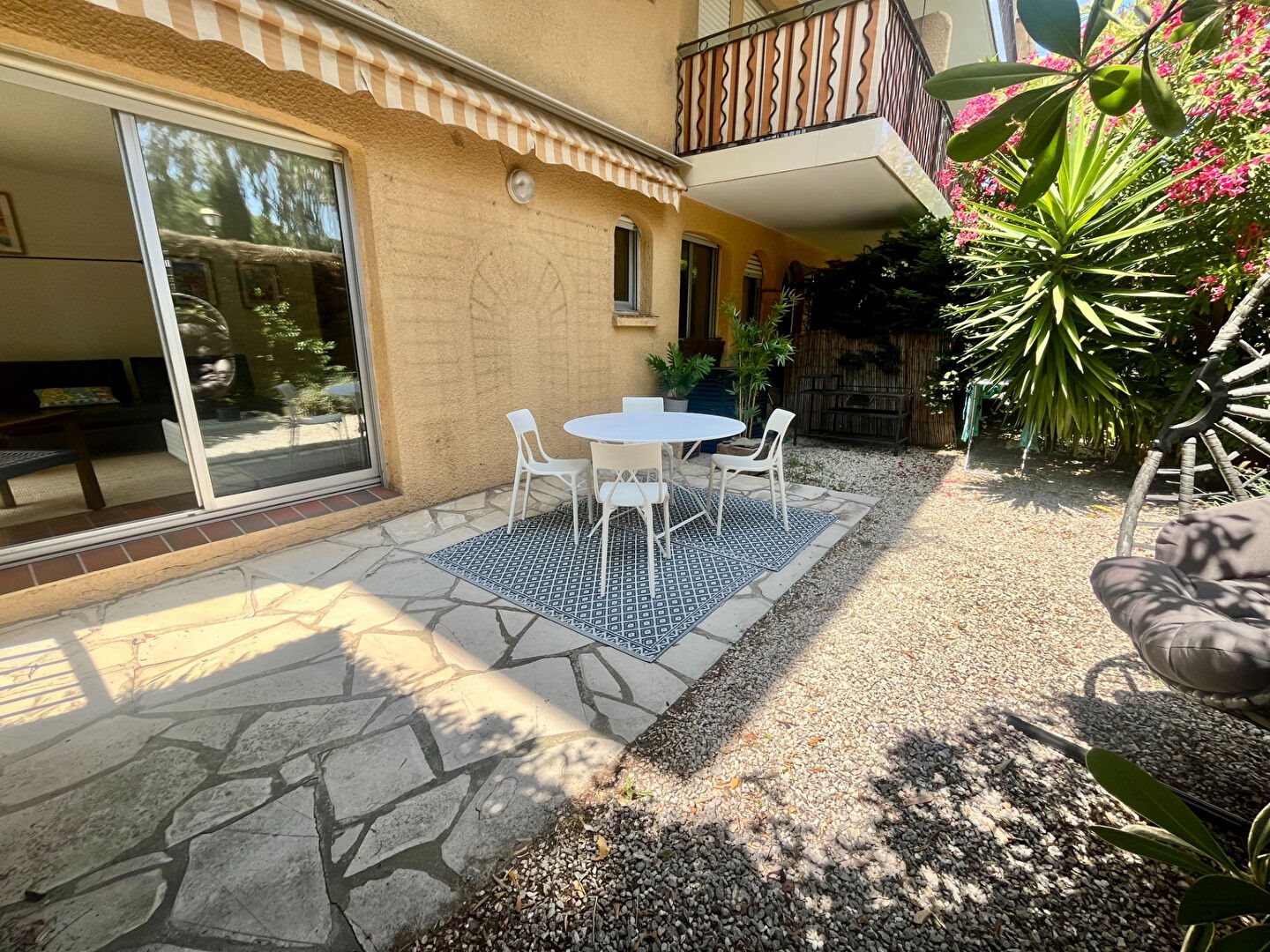 Superb, bright, two-bedroom apartment on the ground floor, south-facing, with a covered... - Ansicht 3
