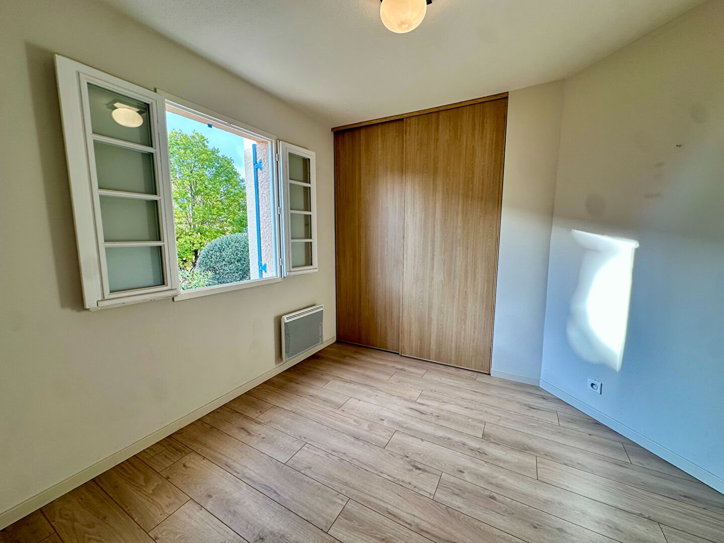 Charming one bedroom apartment of 50sqm in a sought-after condominium just a few steps... - Ansicht 3