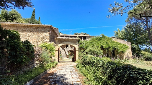 Maison 12 pièces 300 m² · à Grignan · 300 m² · 1 050 000 €