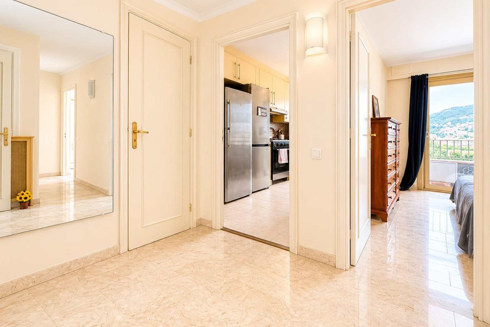 Appartement – Nice, Le Port, Carabacel - Vue 2