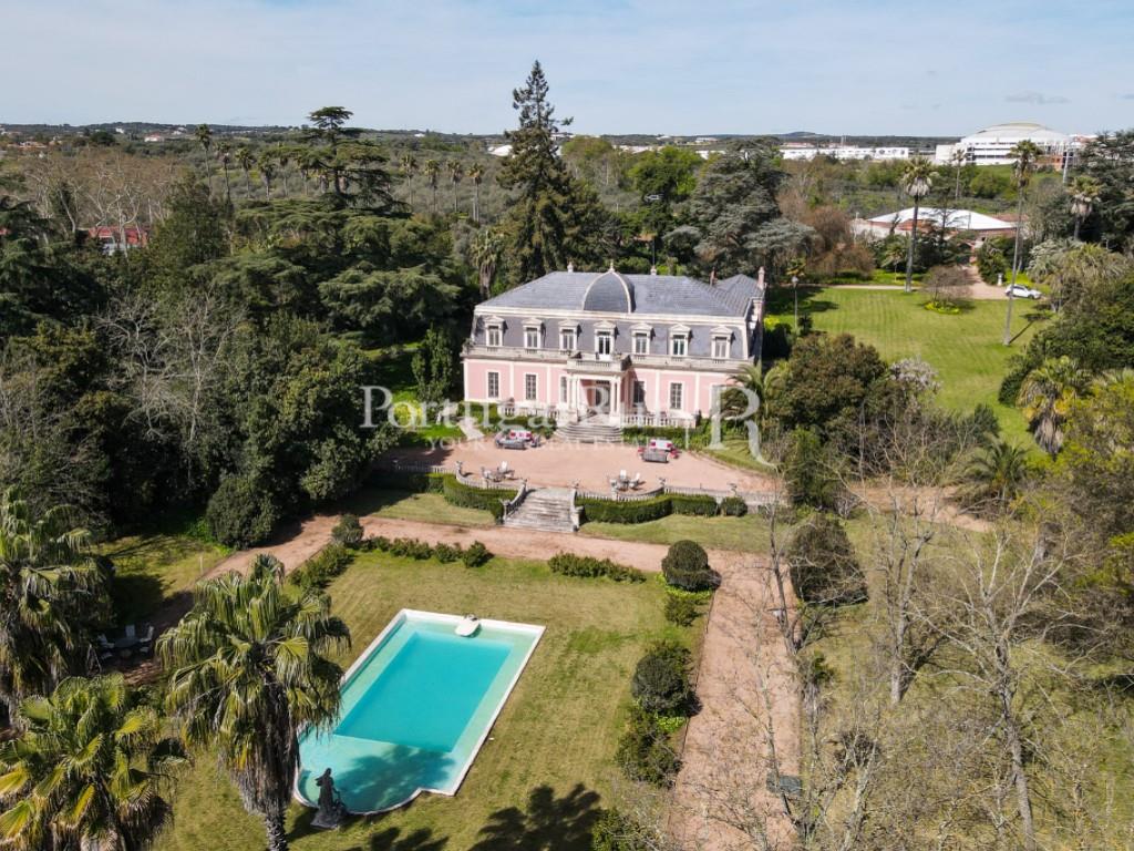 19Th century botanical garden and palace estate