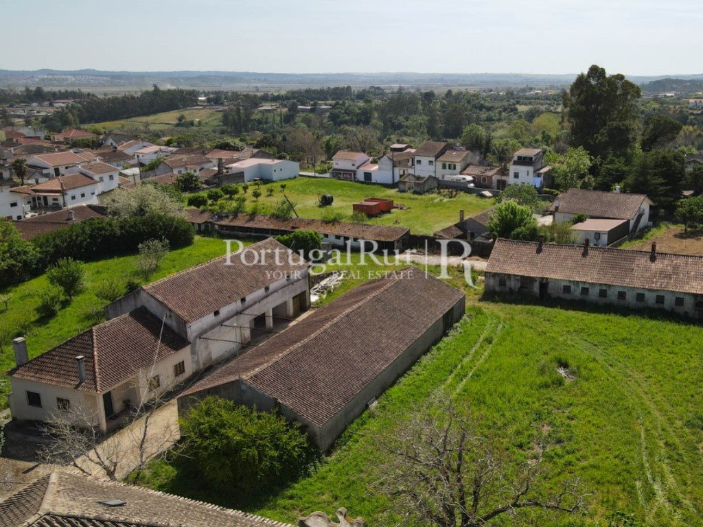 Quinta uit de 17e eeuw met 14 ha, kapel, zwembad en agrarische exploitatie, Coimbra
