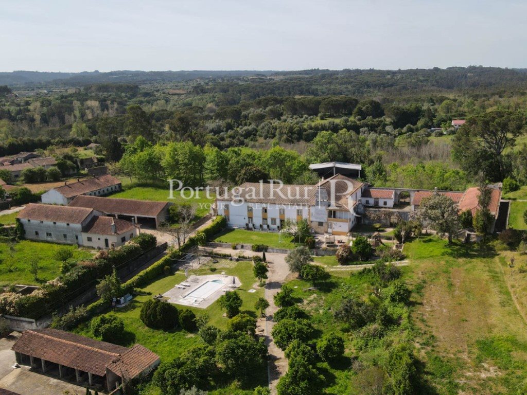 Quinta uit de 17e eeuw met 14 ha, kapel, zwembad en agrarische exploitatie, Coimbra