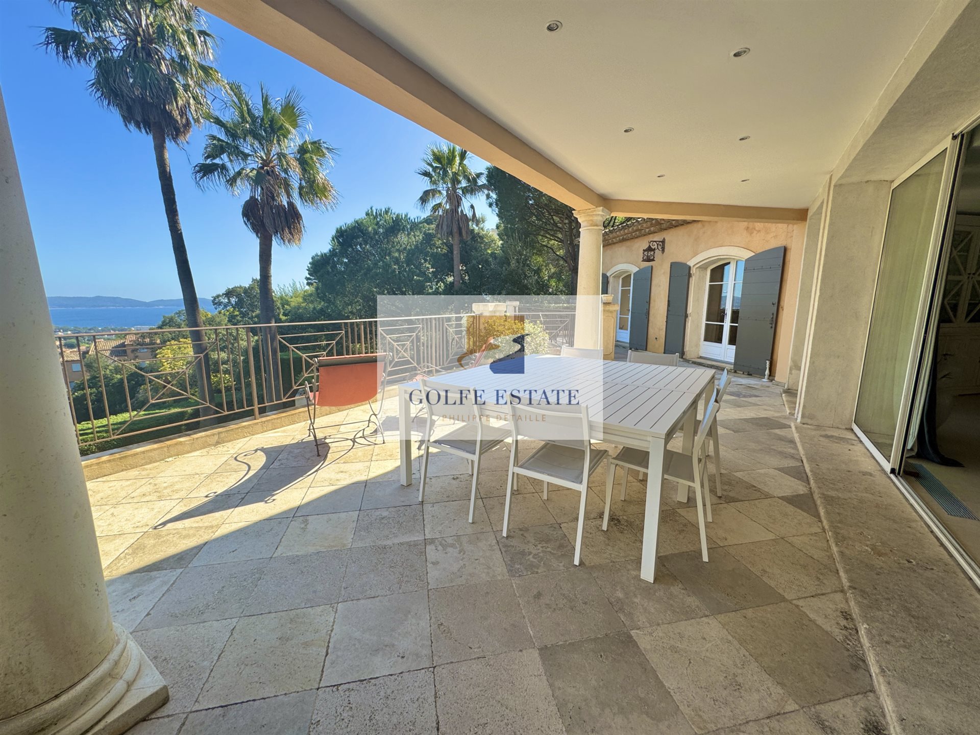 Maison à vendre, 356m², Cavalaire-sur-Mer