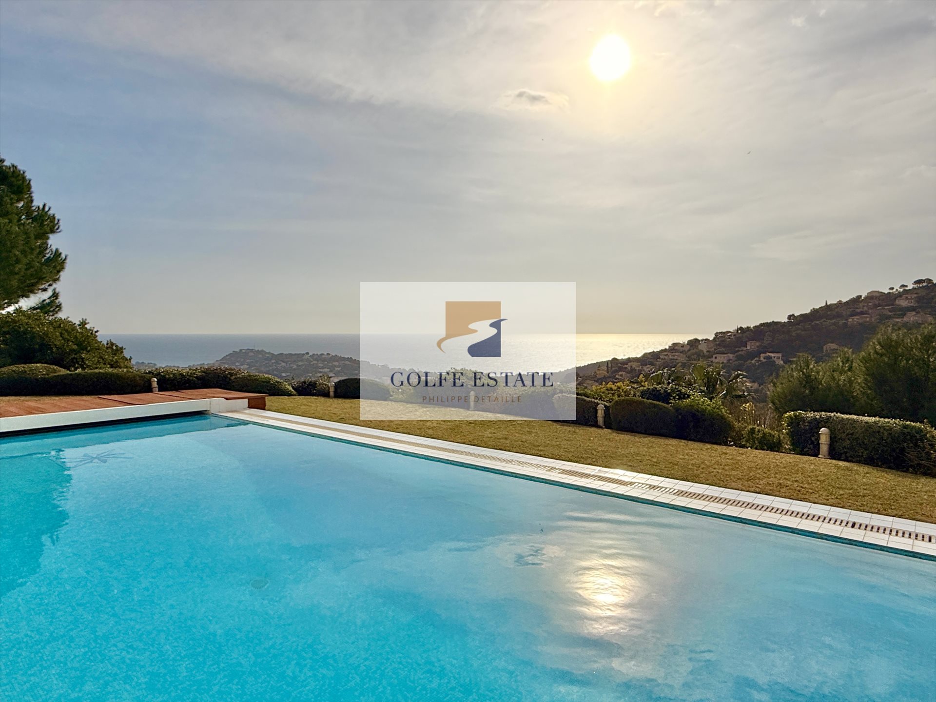 Maison à vendre, 350m², Cavalaire-sur-Mer