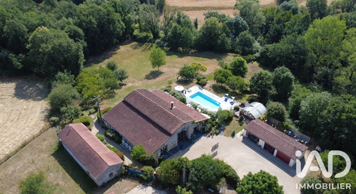 Vouvant 340m²