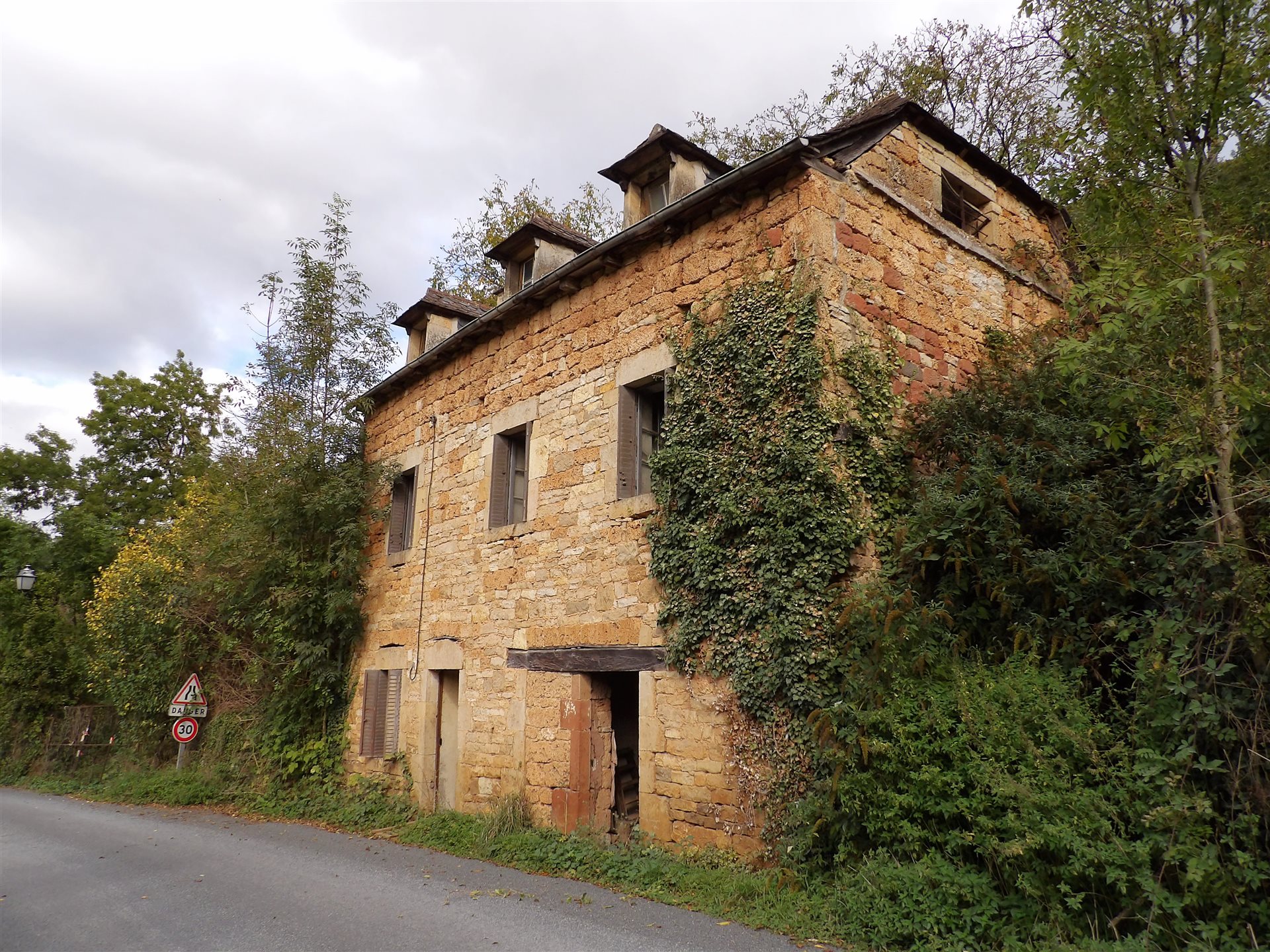 7 pièces 150 m² · à Muret-le-Château · 150 m² · 67 500 €