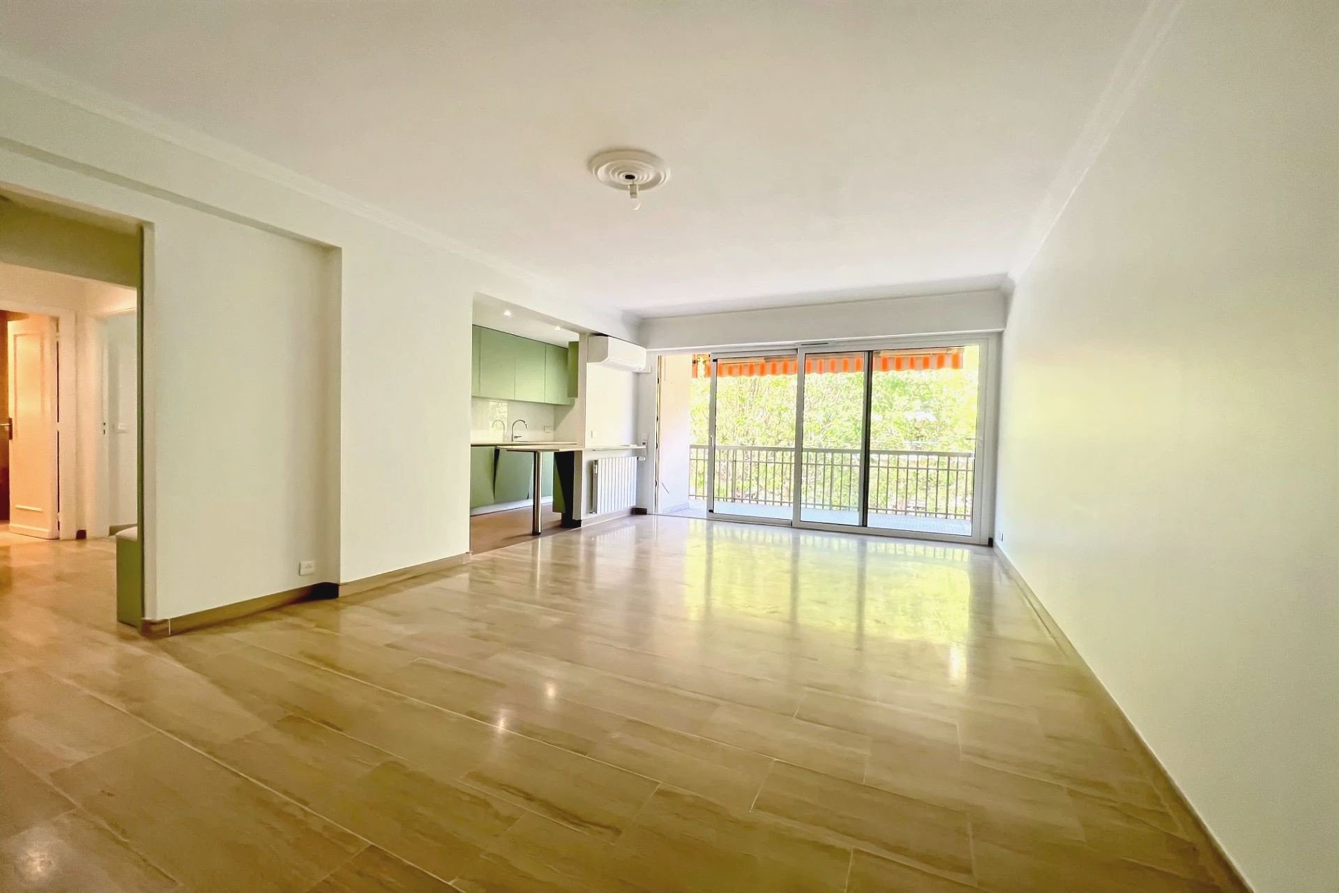 Purchase: Apartment (06600)