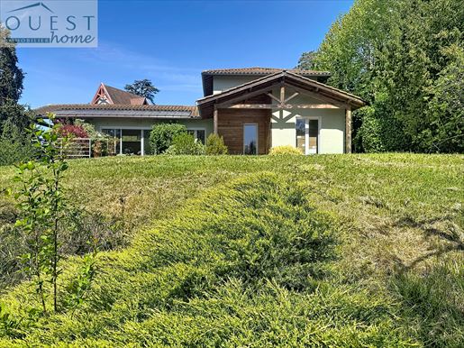 Maison 6 pièces 152 m² · à Charbonnières-les-Bains · 152 m² · 820 000 €
