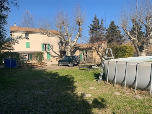 Maison 5 pièces 151 m² · à Velleron · 151 m² · 181 900 €