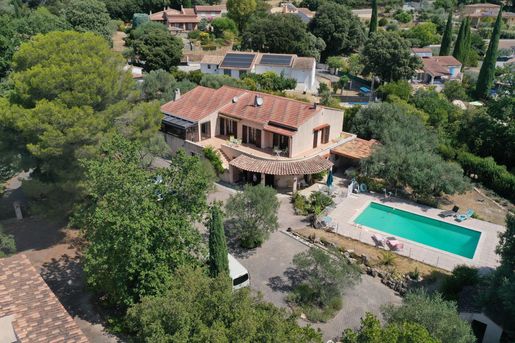 Maison 9 pièces 290 m² · à Trans-en-Provence · 290 m² · 690 000 €